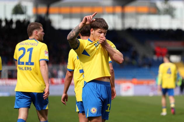 Braunschweig vs Nuremberg 2 BL Braunschweig, 05 04 2026, Football, Men, 2 BL, Season 2025 2026, Eintracht Braunschweig vs 1 FC Nürnberg Jovan Mijatovic Eintracht Braunschweig cheers after his goal for 1 1 DFL DFB REGULATIONS PROHIBIT ANY USE OF PHOTOGRAPHS as IMAGE SEQUENCES and or QUASI VIDEO Stadion an der Hamburger Straße Niedersachsen Germany