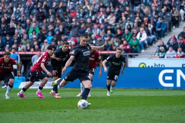 Germany 2 Bundesliga 2025 2026, 28 Matchday Hannover 96 vs SV Elversberg Heinz von Heiden Arena Hannover Lukas Petkov SV 07 Elversberg, 25 Goal Goal celebration Emotions Copyright: xTomxLauruschkatx