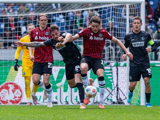Benedikt Pichler Hannover 96, 11 in duel against Luca Schnellbacher SV 07 Elversberg, 24 Hannover 96 vs SV Elversberg, Football, 2 Bundesliga, Matchday 28, Season 2025 2026, 05 04 2026 DFL REGULATIONS PROHIBIT ANY USE OF PHOTOGRAPHS AS IMAGE SEQUENCES AND OR QUASI VIDEO, Hannover 96 vs SV Elversberg, Football, 2 Bundesliga, Matchday 28, Season 2025 2026, 05 04 2026 Hannover Copyright: xEibner-Pressefoto Kruczynskix EP_DKI