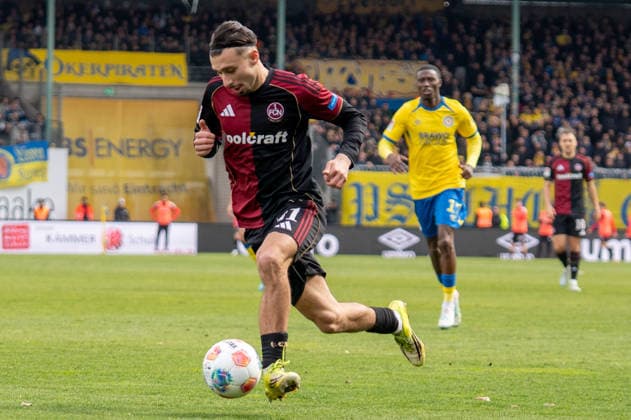 Germany Soccer, 2 Bundesliga, 28 Matchday 2025 26, Eintracht Braunschweig 1 FC Nürnberg on 05 04 in Braunschweig, Eintracht Stadion Berkay Yilmaz 1 FC Nürnberg 21 on the ball Copyright: xSvenxHeidmannx