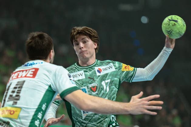 05 04 2026, xlakx, Handball Daikin HBL, Fuechse Berlin SC DHfK Leipzig v l Arino Aitor Fuechse Berlin , Nils Lichtlein Fuechse Berlin duel, duel, fight, tackle Berlin Daniel Lakomski