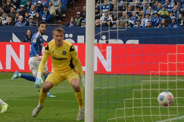 Sport Bilder des Tages Kenan Karaman (Schalke 19) erzielt das Tor zum 1:0 05.04.2026 ¢ Fussball ¢ FC Schalke 04 vs Karlsruher SC, Veltins-Arena, Gelsenkirchen, DFB DFL REGULATIONS PROHIBIT ANY USE OF PHOTOGRAPHS AS IMAGE SEQUENCES AND OR QUASI-VIDEO *** Kenan Karaman Schalke 19 scores the goal for 1 0 05 04 2026 ¢ Football ¢ FC Schalke 04 vs Karlsruher SC, Veltins Arena, Gelsenkirchen, DFB DFL REGULATIONS PROHIBIT ANY USE OF PHOTOGRAPHS AS IMAGE SEQUENCES AND OR QUASI VIDEO Copyright: xpepphotox xSaschaxWeizx pep00321, pep_20260405_hm_325928