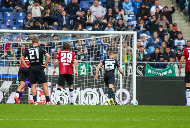 Germany Soccer 2 Bundesliga 2025 2026, Matchday 28 Hannover 96 vs SV 07 Elversberg Heinz von Heiden Arena Stadion Hannover Penalty taken by player Lukas Petkov SV 07 Elversberg, 25 Hannover Copyright: xAymanxAlahmedx