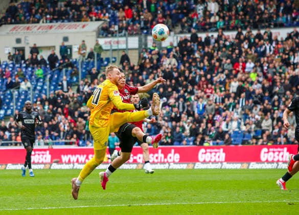 Germany Soccer 2 Bundesliga 2025 2026, Matchday 28 Hannover 96 vs SV 07 Elversberg Heinz von Heiden Arena Stadion Hannover Goal chance Daisuke Yokota Hannover 96, 18 Nicolas Kristof SV 07 Elversberg, 20 Hannover Copyright: xAymanxAlahmedx