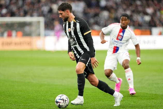 Angers SCO v Olympique Lyonnais - Ligue 1 McDonald s 2025 2026 21 Jordan LEFORT (sco) during the Ligue 1 McDonald s match between Angers and Lyon at Stade Raymond Kopa on April 5, 2026 in Angers, France. Angers France  Copyright: xFEPx 776348344
