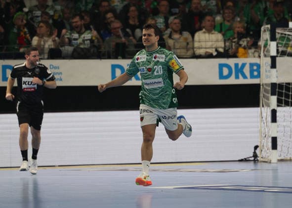 GER HBL season 2025 2026 FÜCHSE Berlin vs SC DhfK Leipzig, 05 04 26, Max Schmeling Halle, Berlin, Tim FREIHÖFER Füchse Berlin 20 cheers after scoring a goal, Emotion, Fist