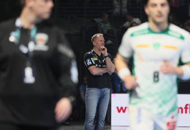 GER HBL season 2025 2026 FÜCHSE Berlin vs SC DhfK Leipzig, 05 04 26, Max Schmeling Halle, Berlin, Frank CARSTENS SC DHfK Leipzig coach , pensive