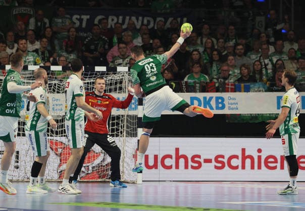 GER HBL season 2025 2026 FÜCHSE Berlin vs SC DhfK Leipzig, 05 04 26, Max Schmeling Halle, Berlin, Mijajlo MARSENIC Füchse Berlin 93 converts against Tomas MRKVA SC DHfK Leipzig 96