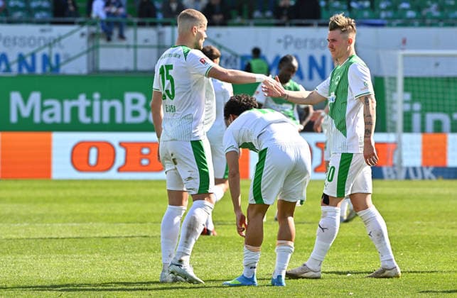05 04 2026 Soccer Season 2025 2026 2 Soccer Bundesliga 28 Matchday SpVgg Greuther Fürth Kleeblatt SGF SC Paderborn 07 SCP Sportfoto Zink MeZi xmexzix DFL regulations prohibit any use of photographs as image sequences and or quasi video only for editorial use Jan Elvedi 15, SpVgg Greuther Fürth Felix Klaus 30, SpVgg Greuther Fürth disappointed Disappointment after the end of the match