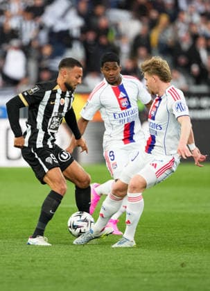 Angers SCO v Olympique Lyonnais - Ligue 1 McDonald s 2025 2026 93 Haris BELKEBLA (sco) during the Ligue 1 McDonald s match between Angers and Lyon at Stade Raymond Kopa on April 5, 2026 in Angers, France. Angers France  Copyright: xFEPx 776348344