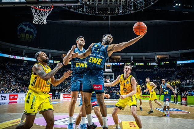 Basketball Berlin 05 04 2026 Season 2025 2026 EasyCredit BBL 1 Bundesliga Men, Men Alba Berlin EWE Baskets Oldenburg Dakarai Tucker Oldenburg, No 07