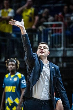 Basketball Berlin 05 04 2026 Season 2025 2026 EasyCredit BBL 1 Bundesliga Men, Men Alba Berlin EWE Baskets Oldenburg Lazar Spasic Oldenburg, Coach