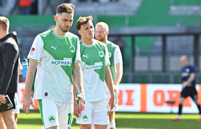 05 04 2026 Soccer Season 2025 2026 2 Soccer Bundesliga 28 Matchday SpVgg Greuther Fürth Kleeblatt SGF SC Paderborn 07 SCP Sportfoto Zink MeZi xmexzix DFL regulations prohibit any use of photographs as image sequences and or quasi video only for editorial use Branimir Hrgota 10, SpVgg Greuther Fürth before Lukas Reich 2, SpVgg Greuther Fürth disappointed Disappointment after the end of the match