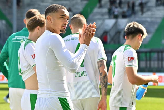 05 04 2026 Soccer Season 2025 2026 2 Soccer Bundesliga 28 Matchday SpVgg Greuther Fürth Kleeblatt SGF SC Paderborn 07 SCP Sportfoto Zink MeZi xmexzix DFL regulations prohibit any use of photographs as image sequences and or quasi video only for editorial use Maximilian Solomon Dietz 33, SpVgg Greuther Fürth disappointed Disappointment after the end of the match