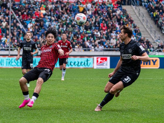 Daisuke Yokota Hannover 96, 18 in duel against Maximilian Rohr SV 07 Elversberg, 31 Hannover 96 vs SV Elversberg, Football, 2 Bundesliga, Matchday 28, Season 2025 2026, 05 04 2026 DFL REGULATIONS PROHIBIT ANY USE OF PHOTOGRAPHS AS IMAGE SEQUENCES AND OR QUASI VIDEO, Hannover 96 vs SV Elversberg, Football, 2 Bundesliga, Matchday 28, Season 2025 2026, 05 04 2026 Hannover Copyright: xEibner-Pressefoto Kruczynskix EP_DKI