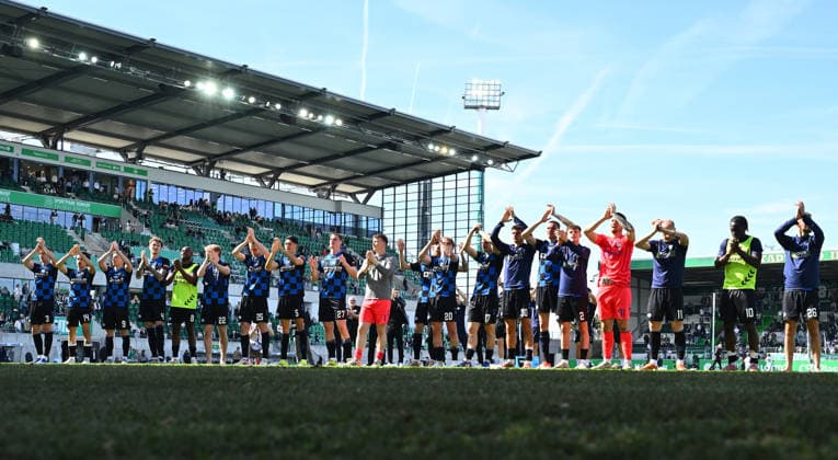 05 04 2026 Soccer Season 2025 2026 2 Soccer Bundesliga 28 Matchday SpVgg Greuther Fürth Kleeblatt SGF SC Paderborn 07 SCP Sportfoto Zink xwoxzix DFL regulations prohibit any use of photographs as image sequences and or quasi video only for editorial use Mannschaft Team Paderborn vor Fans Fanblock nach Spielende Jubel Freude