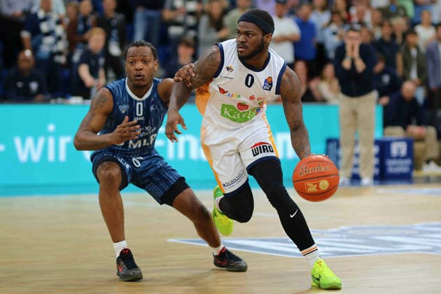 v li in duel, DJ Horne MLP Academics Heidelberg, 0 ,Tj Crockett Jr Rostock Seawolves, 0 GER, MLP Academics Heidelberg vs Rostock Seawolves, Basketball, easycredit Basketball Bundesliga, 28 Matchday, Season, 2025 2026, 05 04 2026 GER, MLP Academics Heidelberg vs Rostock Seawolves, Basketball, easycredit Basketball Bundesliga, 28 Matchday, Season, 2025 2026, 205 04 2026 Heidelberg Copyright: xEibner-Pressefoto JoergxHirschx EP_JHH