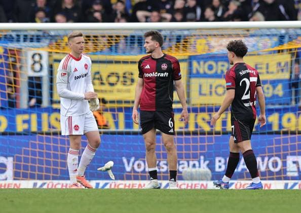 05 04 2026 Soccer Season 2025 2026 2 Soccer Bundesliga 28 Matchday Eintracht Braunschweig BTSV EBS 1 FC Nürnberg FCN Club Sportfoto Zink DaMa xdaxmax DFL regulations prohibit any use of photographs as image sequences and or quasi video only for editorial use Jan Reichert 1, 1 FC Nürnberg FCN n6 Justin von der Hitz 27, 1 FC Nürnberg FCN disappointed Disappointment after the end of the match