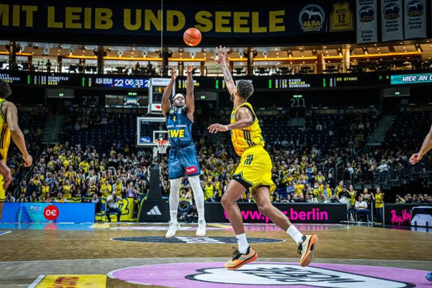 Basketball Berlin 05 04 2026 Season 2025 2026 EasyCredit BBL 1 Bundesliga Men, Men Alba Berlin EWE Baskets Oldenburg Brian Fobbs Oldenburg, No 04