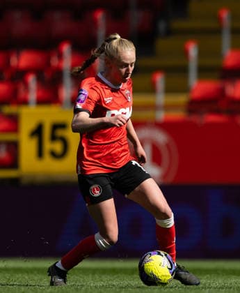 Charlton Athletic Women v Liverpool Women Adobe Womens FA Cup Lucy Fitzgerald of Charlton Athletic Women in possession during the Adobe Womens FA Cup Quarter-final match at The Valley, London 05 04 2026 UK Newspapers OUT Copyright: xBenxPetersx FIL-23223-0088