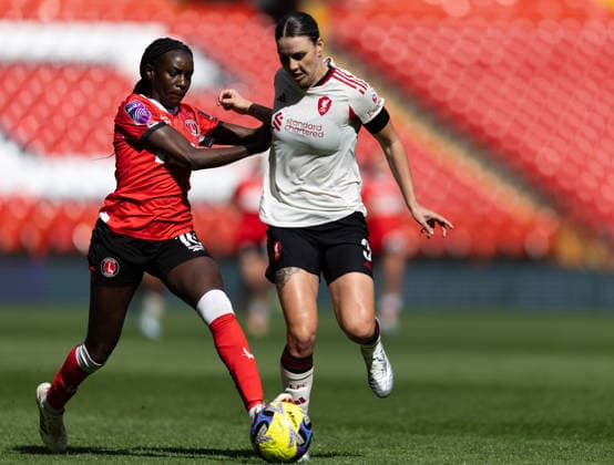 Charlton Athletic Women v Liverpool Women Adobe Womens FA Cup Karin Muya of Charlton Athletic Women battles for the ball with Gemma Evans of Liverpool Women during the Adobe Womens FA Cup Quarter-final match at The Valley, London 05 04 2026 UK Newspapers OUT Copyright: xBenxPetersx FIL-23223-0093