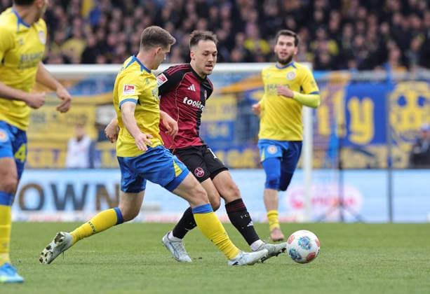 05 04 2026 Soccer Season 2025 2026 2 Soccer Bundesliga 28 Matchday Eintracht Braunschweig BTSV EBS 1 FC Nürnberg FCN Club Sportfoto Zink DaMa xdaxmax DFL regulations prohibit any use of photographs as image sequences and or quasi video only for editorial use Florian Flick 6, Eintracht Braunschweig BTSV EBS Julian Justvan 10, 1 FC Nürnberg FCN