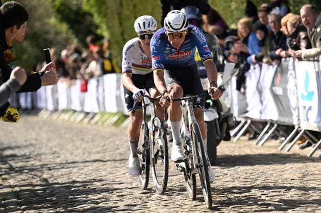 Ronde van Vlaanderen 2026 Cycling Race OUDENAARDE, BELGIUM - APRIL 05 : Pogacar Tadej (SLO) of UAE Team Emirates - XRG, Van Der Poel Mathieu (NED) of Alpecin - Premier Tech during the 110th edition of Ronde van Vlaanderen an UCI World Tour 1.UWT one day cycling road race for Men Elite of 271 km with start in Antwerpen and finish in Oudenaarde on April 5, 2026 in Oudenaarde, Belgium, 05 04 2026 ( Motordriver Guy De Vuyst - Oudenaarde Belgium  Copyright: xNicoxVereeckenx