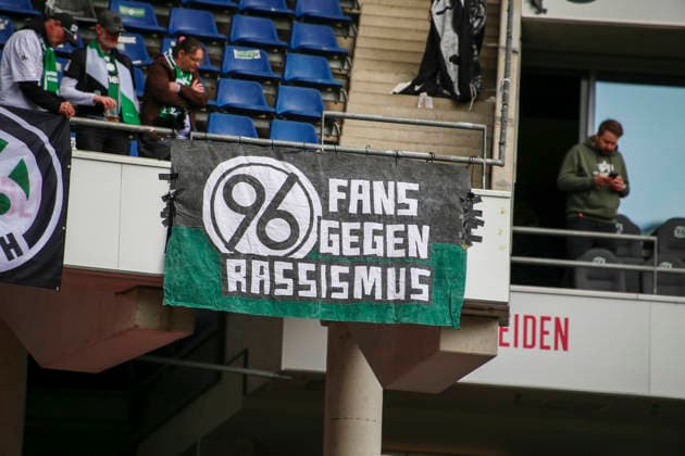 Germany Soccer 2 Bundesliga 2025 2026, 28 Matchday Hannover 96 vs SV 07 Elversberg Heinz von Heiden Arena Stadion Hannover Spectators, fans, grandstand, flag, banner, choreography, fan choreography, Hannover Copyright: xAymanxAlahmedx