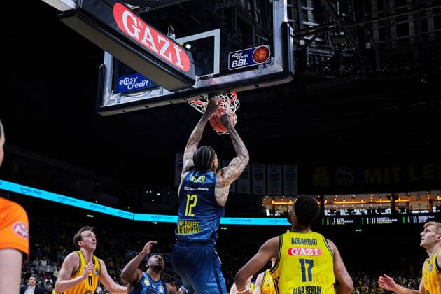 Michale Kyser EWE Baskets Oldenburg, 12 , Norris Agbakoko Alba Berlin, 17 , GER, ALBA Berlin vs EWE Baskets Oldenburg, Basketball Men, easy Credit BBL, Season 2025 2026, 28 Matchday, 05 04 2026 GER, ALBA Berlin vs EWE Baskets Oldenburg, Basketball Men, easy Credit BBL, Season 2025 2026, 28 Matchday, 05 04 2026 Berlin Copyright: xClaudiusxRauch,xEibner-Pressefotox xClaudiusxRauchx EP_CRH
