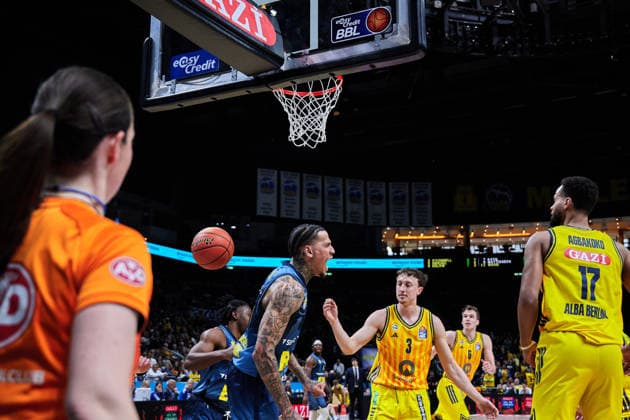 Michale Kyser EWE Baskets Oldenburg, 12 , Norris Agbakoko Alba Berlin, 17 , GER, ALBA Berlin vs EWE Baskets Oldenburg, Basketball Men, easy Credit BBL, Season 2025 2026, 28 Matchday, 05 04 2026 GER, ALBA Berlin vs EWE Baskets Oldenburg, Basketball Men, easy Credit BBL, Season 2025 2026, 28 Matchday, 05 04 2026 Berlin Copyright: xClaudiusxRauch,xEibner-Pressefotox xClaudiusxRauchx EP_CRH