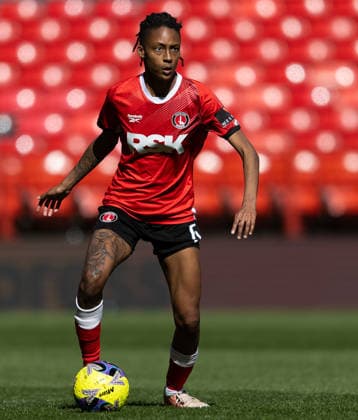 Charlton Athletic Women v Liverpool Women Adobe Womens FA Cup Elisha N Dow of Charlton Athletic Women in possession during the Adobe Womens FA Cup Quarter-final match at The Valley, London 05 04 2026 UK Newspapers OUT Copyright: xBenxPetersx FIL-23223-0104