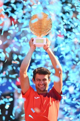 Tiriac Open final, Navove v Merida Mariano Navone of Argentina shows the trophy after after winning the game against Daniel Merida of Spain during the Tiriac Open finals, in Bucharest, April 05, 2026. Alex Nicodim Imago Images Copyright: xAlexxNicodimx