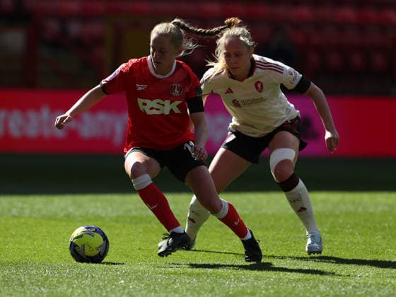 Charlton Athletic Women v Liverpool Women Adobe Womens FA Cup Lucy Fitzherald of Charlton Athletic and Alice Bergstrom of Liverpool during the Adobe Womens FA Cup Quarter-final match between Charlton Athletic and Liverpool at The Valley, London 05 04 2026 UK Newspapers OUT Copyright: xDarrenxWoolleyx FIL-23243-0052