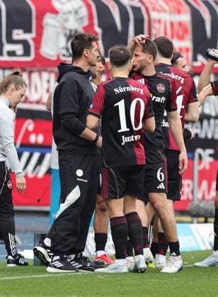 05 04 2026 Soccer Season 2025 2026 2 Soccer Bundesliga 28 Matchday Eintracht Braunschweig BTSV EBS 1 FC Nürnberg FCN Club Sportfoto Zink DaMa xdaxmax DFL regulations prohibit any use of photographs as image sequences and or quasi video only for editorial use Miroslav Miro Klose Trainer 1 FC Nürnberg FCN gives instructions to Adam Markhiev 6, 1 FC Nürnberg FCN Julian Justvan 10, 1 FC Nürnberg FCN