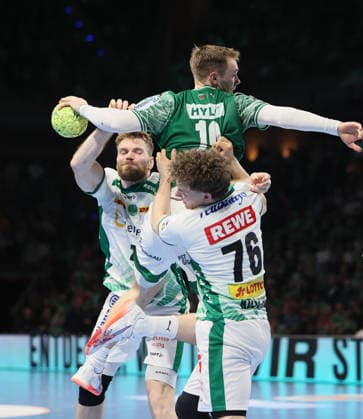 GER HBL Season 2025 2026 FÜCHSE Berlin vs SC DhfK Leipzig, 05 04 26, Max Schmeling Halle, Berlin, William BOGOJEVIC SC DHfK Leipzig 20 , Mathias GIDSEL Füchse Berlin 19 , Tom KOSCHEK SC DHfK Leipzig 76 , Defense Team SC DhfK Leipzig