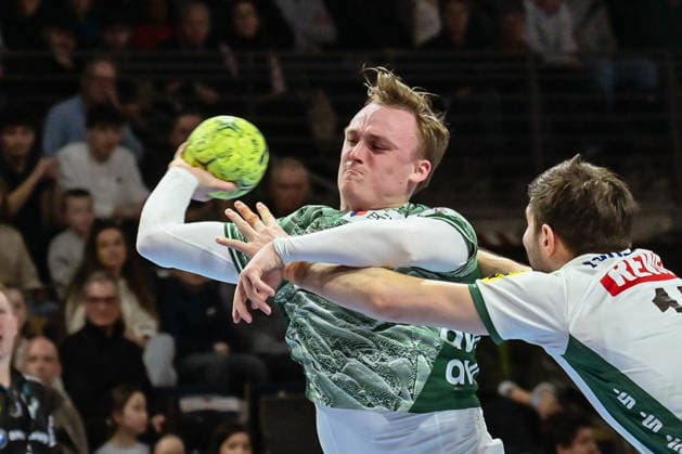 05 04 2026, xlakx, Handball Daikin HBL, Fuechse Berlin SC DHfK Leipzig v l Tobias Grondahl Fuechse Berlin , Marko Mamic SC DHfK Leipzig duel, duel, fight, tackle Berlin Daniel Lakomski