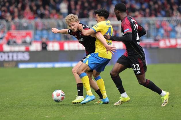 05 04 2026 Soccer Season 2025 2026 2 Soccer Bundesliga 28 Matchday Eintracht Braunschweig BTSV EBS 1 FC Nürnberg FCN Club Sportfoto Zink DaMa xdaxmax DFL regulations prohibit any use of photographs as image sequences and or quasi video only for editorial use Piet Scobel 39, 1 FC Nürnberg FCN Johan Gomez 44, Eintracht Braunschweig BTSV EBS Rabby Nzingoula 22, 1 FC Nürnberg FCN