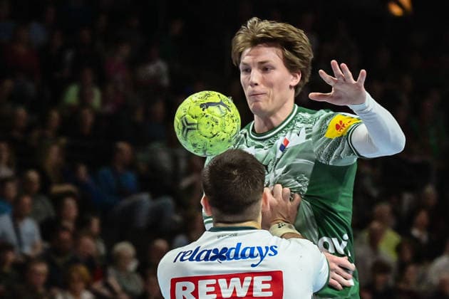05 04 2026, xlakx, Handball Daikin HBL, Fuechse Berlin SC DHfK Leipzig v l Luka Rogan SC DHfK Leipzig , Nils Lichtlein Fuechse Berlin duel, duel, fight, tackle Berlin Daniel Lakomski