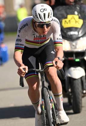 Ronde van Vlaanderen 2026 Cycling Race OUDENAARDE, BELGIUM - APRIL 05 : Pogacar Tadej (SLO) of UAE Team Emirates - XRG during the 110th edition of Ronde van Vlaanderen an UCI World Tour 1.UWT one day cycling road race for Men Elite of 271 km with start in Antwerpen and finish in Oudenaarde on April 5, 2026 in Oudenaarde, Belgium, 05 04 2026 ( Motordriver Guy De Vuyst - Oudenaarde Belgium  Copyright: xNicoxVereeckenx
