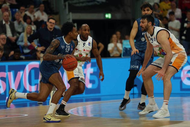 v li Michael Weathers MLP Academics Heidelberg, 20 ,DeAndre Lansdowne Rostock Seawolves, 9 GER, MLP Academics Heidelberg vs Rostock Seawolves, Basketball, easycredit Basketball Bundesliga, 28 Matchday, Season, 2025 2026, 05 04 2026 GER, MLP Academics Heidelberg vs Rostock Seawolves, Basketball, easycredit Basketball Bundesliga, 28 Matchday, Season, 2025 2026, 205 04 2026 Heidelberg Copyright: xEibner-Pressefoto JoergxHirschx EP_JHH