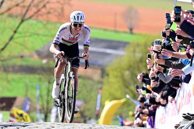 Ronde van Vlaanderen 2026 Cycling Race OUDENAARDE, BELGIUM - APRIL 05 : Pogacar Tadej (SLO) of UAE Team Emirates - XRG on the Paterberg climb during the 110th edition of Ronde van Vlaanderen an UCI World Tour 1.UWT one day cycling road race for Men Elite of 271 km with start in Antwerpen and finish in Oudenaarde on April 5, 2026 in Oudenaarde, Belgium, 05 04 2026 ( Motordriver Guy De Vuyst - Oudenaarde Belgium  Copyright: xJanxDexMeuleneirx