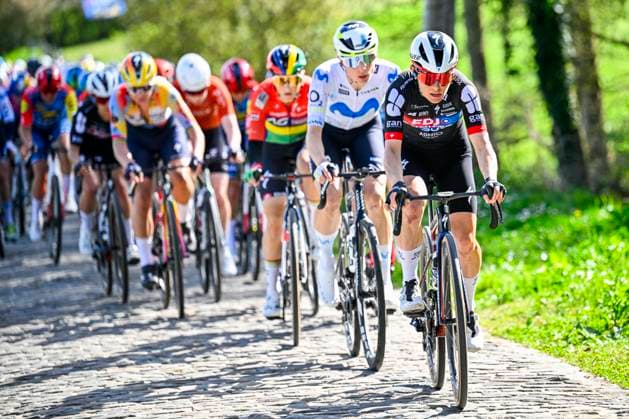 Ronde van Vlaanderen Women 2026 Cycling Race OUDENAARDE, BELGIUM - APRIL 05 : Chabbey Elise (SUI) of FDJ United - SUEZ in action during the 23rd edition of Ronde van Vlaanderen Women an UCI Women s World Tour 1.WWT one day cycling road race for Women Elite of 164 km with start in Oudenaarde and finish in Oudenaarde on April 5, 2026 in Oudenaarde, Belgium, 05 04 2026 ( Motordriver Serge Seynaeve - Oudenaarde Belgium  Copyright: xTomasxSiskx