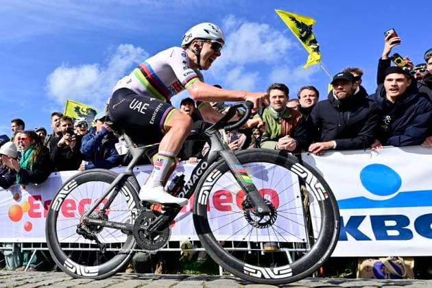 Ronde van Vlaanderen 2026 Cycling Race OUDENAARDE, BELGIUM - APRIL 05 : Pogacar Tadej (SLO) of UAE Team Emirates - XRG on the Paterberg climb during the 110th edition of Ronde van Vlaanderen an UCI World Tour 1.UWT one day cycling road race for Men Elite of 271 km with start in Antwerpen and finish in Oudenaarde on April 5, 2026 in Oudenaarde, Belgium, 05 04 2026 ( Motordriver Guy De Vuyst - Oudenaarde Belgium  Copyright: xJanxDexMeuleneirx