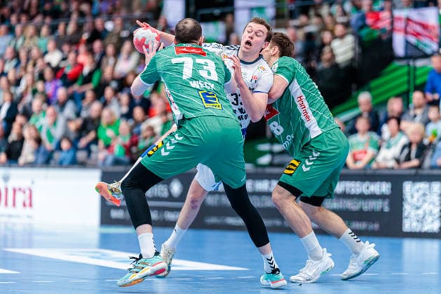 f l Alexander Weck GWD Minden, 73 , Moritz Sauter Handball Sport Verein Hamburg, 33 , Tom Bergner GWD Minden, 28 GER, GWD Minden vs Handball Sport Verein Hamburg, Handball, 1 Bundesliga, Matchday 27, Season 2025 2026, 05 04 2026 GER, GWD Minden vs Handball Sport Verein Hamburg, Handball, 1 Bundesliga, Matchday 27, Season 2025 2026, 05 04 2026 Minden Copyright: xEibner-Pressefoto JanxRollingerx EP_JSK
