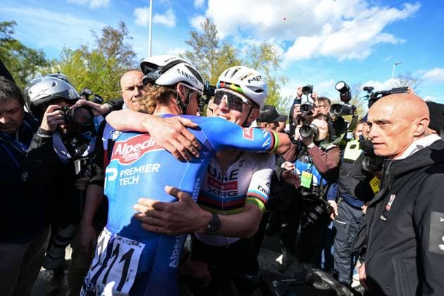 Slovenian Tadej Pogacar of UAE Team Emirates and Dutch Mathieu van der Poel of Alpecin-Premier Tech pictured after the men s race of the Ronde van Vlaanderen Tour des Flandres Tour of Flanders UCI WorldTour one day cycling race, 278 km from Antwerp to Oudenaarde, Sunday 05 April 2026. DAVIDxPINTENS  x169879270x
