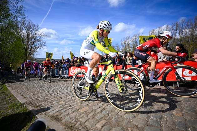 Ronde van Vlaanderen Women 2026 Cycling Race OUDENAARDE, BELGIUM - APRIL 05 : Coupland Mackenzie (AUS) of Liv AlUla Jayco in action during the 23rd edition of Ronde van Vlaanderen Women an UCI Women s World Tour 1.WWT one day cycling road race for Women Elite of 164 km with start in Oudenaarde and finish in Oudenaarde on April 5, 2026 in Oudenaarde, Belgium, 05 04 2026 ( Motordriver Serge Seynaeve - Oudenaarde Belgium  Copyright: xTomasxSiskx