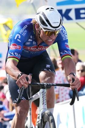 Dutch Mathieu van der Poel of Alpecin-Premier Tech pictured in action at the men s race of the Ronde van Vlaanderen Tour des Flandres Tour of Flanders UCI WorldTour one day cycling race, 278 km from Antwerp to Oudenaarde, Sunday 05 April 2026. DAVIDxPINTENS  x169879770x