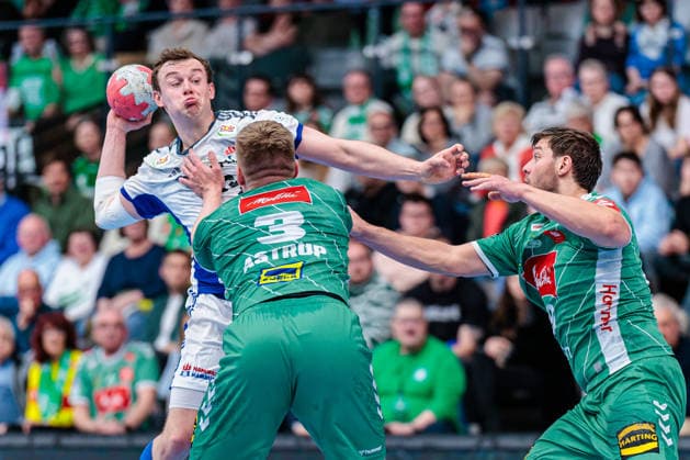f l Moritz Sauter Handball Sport Verein Hamburg, 33 , Daniel Astrup Pedersen GWD Minden, 03 , Malte Donker GWD Minden, 39 GER, GWD Minden vs Handball Sport Verein Hamburg, Handball, 1 Bundesliga, Matchday 27, Season 2025 2026, 05 04 2026 GER, GWD Minden vs Handball Sport Verein Hamburg, Handball, 1 Bundesliga, Matchday 27, Season 2025 2026, 05 04 2026 Minden Copyright: xEibner-Pressefoto JanxRollingerx EP_JSK