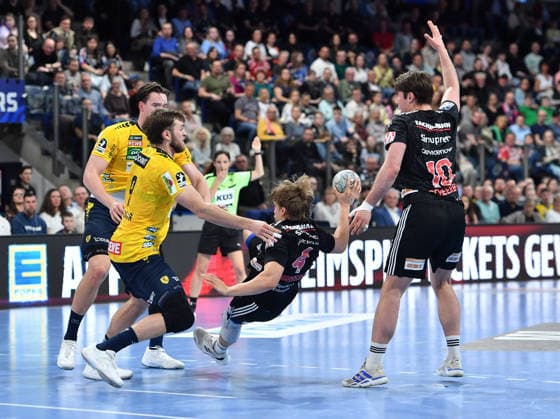 05 04 2026 Handball 1 Bundesliga DAIKIN HBL Season 2025 2026 27 Matchday HC Erlangen Metropolregion Nuremberg HCE Rhein Neckar Löwen OGo xogox Robert Timmermeister 7, Rhein Neckar Löwen Steven Plucnar Jacobsen 9, Rhein Neckar Löwen Andri Mar Runarsson 4, HC Erlangen HCE