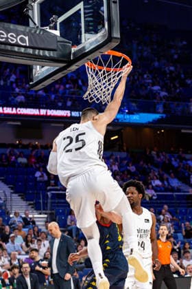 ESP Real Madrid v Morabanc Andorra Liga Endesa Alex Len of Real Madrid during the Liga Endesa match, between Real Madrid and Morabanc Andorra played at Movistar Arena Stadium on April 5, 2026 in Madrid Spain Madrid Spain Basketball Copyright: xAlbaxPachecox xAgenciaxLOFx